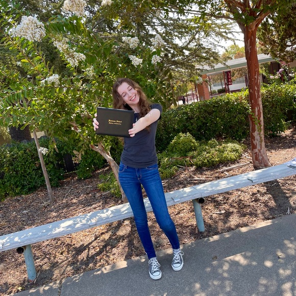 Meet your Posher, Lilly - Picture 2 of 3